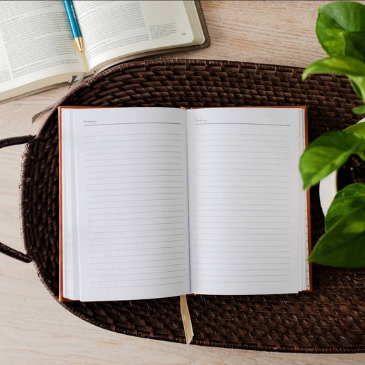 Daily Journal | He Leads Me - Heartfelt Gift Box