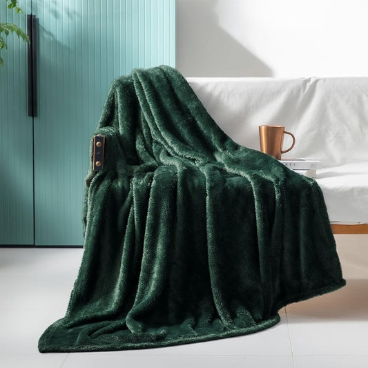 Fuzzy Fleece Throw | Forest Green
